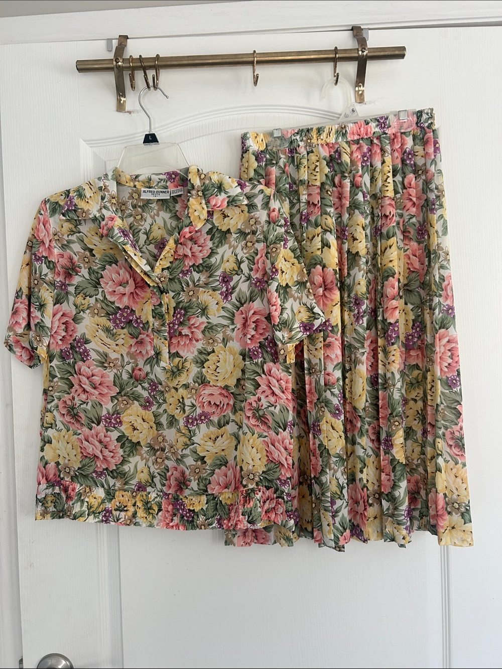 Beautiful Vintage Alfred Dunner Floral skirt set  Top 6p skirt 8p
